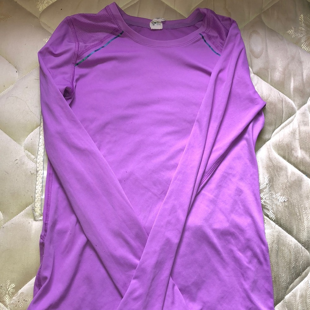 Super cute purple champion gym shirt!